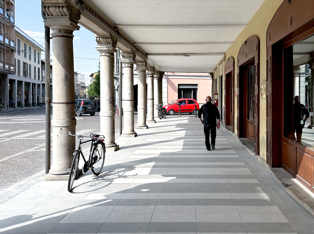 Piazza del Popolo e Largo Casali: Foto 6